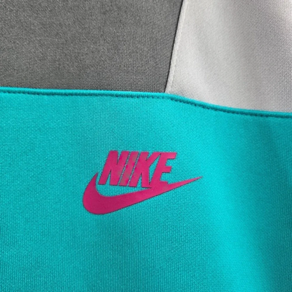 Nike *please carefully